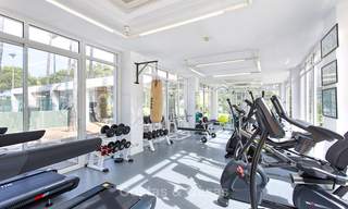 Luxueus eerstelijns strand penthouse appartement met verwarmd privé zwembad te koop in een luxe complex op de New Golden Mile, Marbella - Estepona 7865 