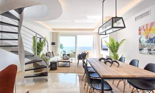 Luxueus eerstelijns strand penthouse appartement met verwarmd privé zwembad te koop in een luxe complex op de New Golden Mile, Marbella - Estepona 7874 