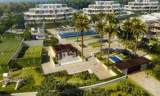 Luxueuze nieuwe eerstelijn strandappartementen te koop in een exclusief complex, New Golden Mile, Marbella - Estepona 7920 