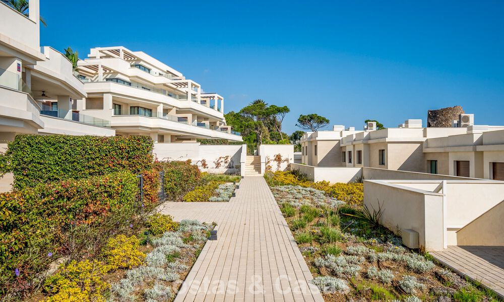 Luxueuze nieuwe eerstelijn strandappartementen te koop in een exclusief complex, New Golden Mile, Marbella - Estepona 783581