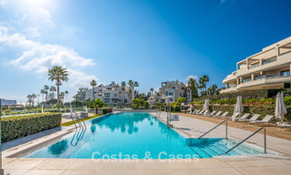 Luxueuze nieuwe eerstelijn strandappartementen te koop in een exclusief complex, New Golden Mile, Marbella - Estepona 783583 