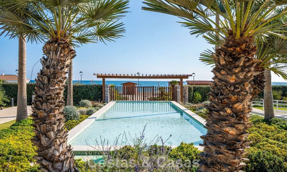 Luxueuze nieuwe eerstelijn strandappartementen te koop in een exclusief complex, New Golden Mile, Marbella - Estepona 783591