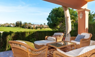 Halfvrijstaande woning te koop, eerstelijn golf, in een omheind complex in Guadalmina Alta te Marbella 7934 