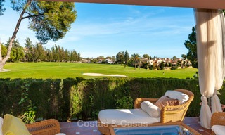 Halfvrijstaande woning te koop, eerstelijn golf, in een omheind complex in Guadalmina Alta te Marbella 7935 