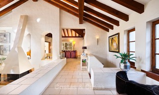 Ruime villa in landelijke stijl in een unieke natuurlijke omgeving te koop, Casares, Costa del Sol 8081 