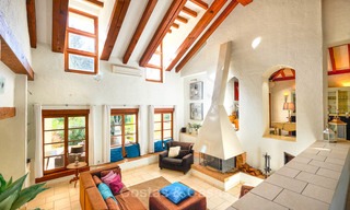 Ruime villa in landelijke stijl in een unieke natuurlijke omgeving te koop, Casares, Costa del Sol 8082 