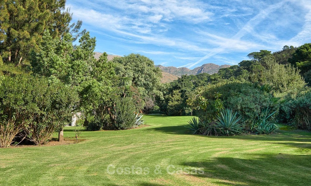 Ruime villa in landelijke stijl in een unieke natuurlijke omgeving te koop, Casares, Costa del Sol 8126
