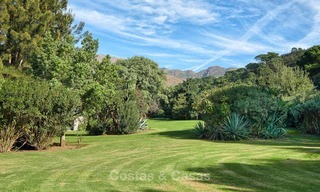 Ruime villa in landelijke stijl in een unieke natuurlijke omgeving te koop, Casares, Costa del Sol 8126 