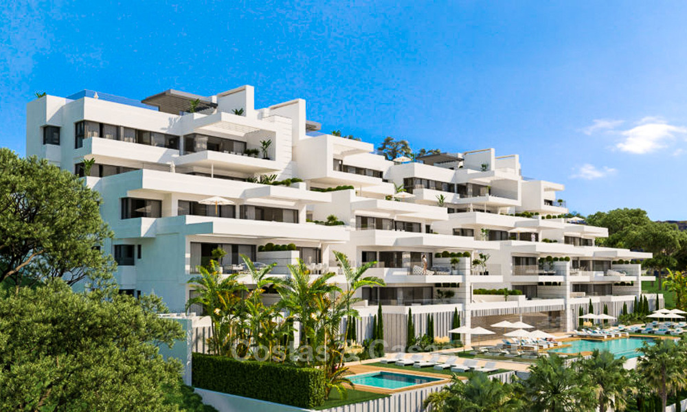 Elegante en ruime nieuwe appartementen te koop, op loopafstand van strand en voorzieningen, met zeezicht, Estepona 8065