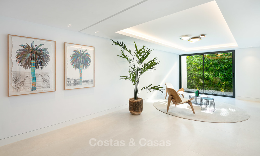 Prachtige gerenoveerde luxe villa te koop in Nueva Andalucia's Golf Valley - Marbella 8165