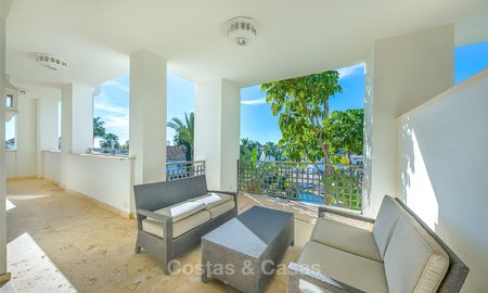 Mooi en zeer ruim luxe appartement te koop in een begeerde urbanisatie, instapklaar - Benahavis, Marbella 8362