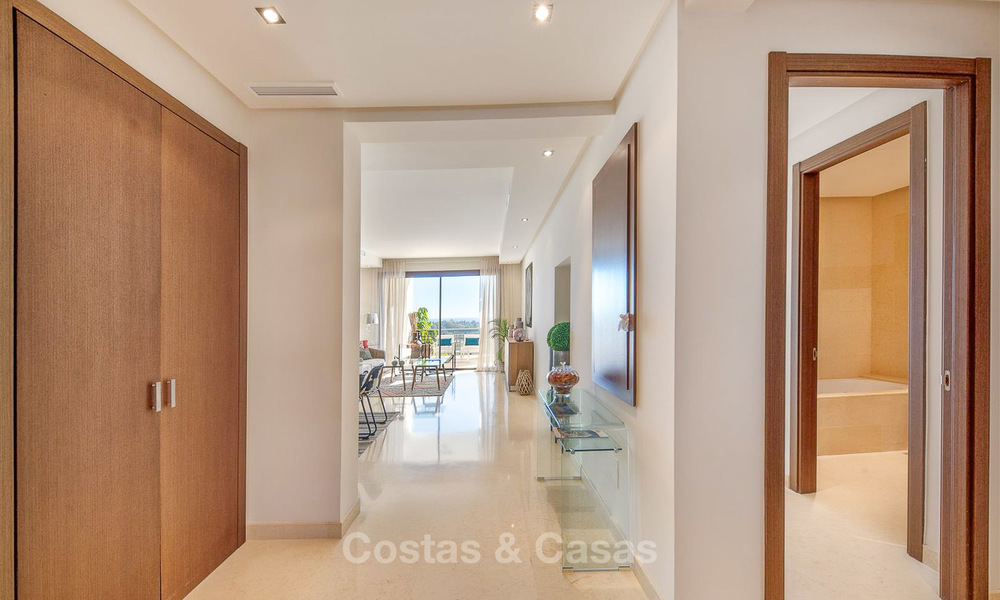 Mooi en ruim luxe appartement met zeezicht te koop in een begeerde urbanisatie, klaar om in te trekken - Benahavis, Marbella 8289