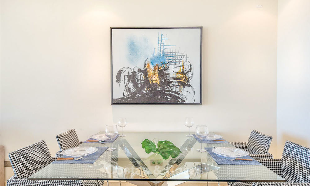 Buitenkans! Mooi en zeer ruim luxe appartement met zeezicht te koop, instapklaar - Benahavis, Marbella 8304