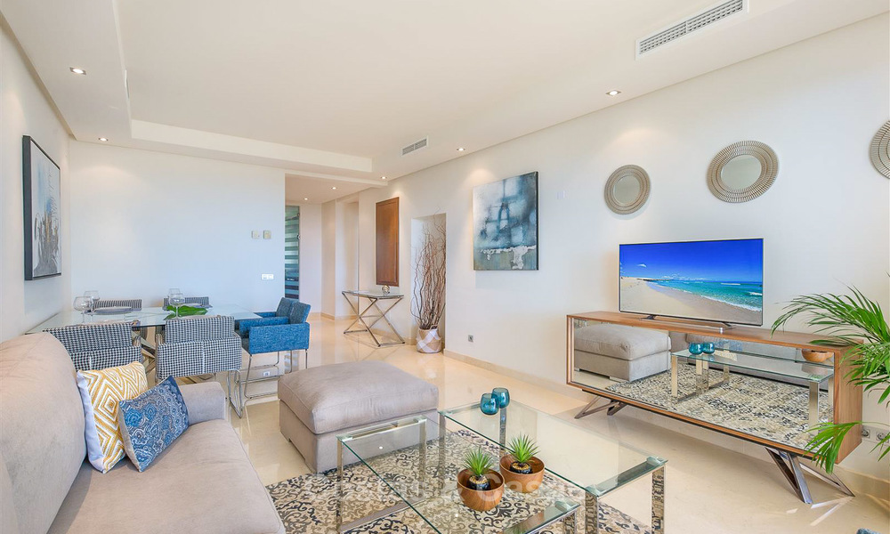 Buitenkans! Mooi en zeer ruim luxe appartement met zeezicht te koop, instapklaar - Benahavis, Marbella 8308