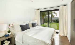 Heerlijke gerenoveerde luxe villa met zeezicht te koop, in Nueva Andalucía´s Golf Valley, Marbella 8222 
