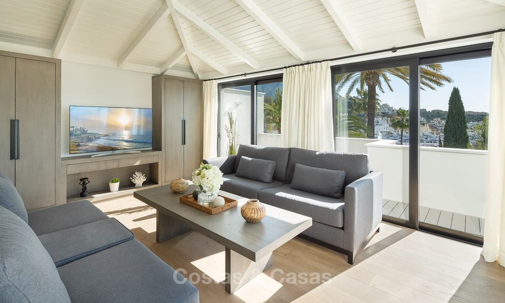 Heerlijke gerenoveerde luxe villa met zeezicht te koop, in Nueva Andalucía´s Golf Valley, Marbella 8226