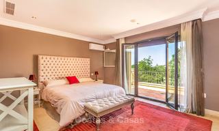 Ruime en luxueuze villa in traditionele stijl te koop, eerstelijn golf, Nueva Andalucía, Marbella 8240 