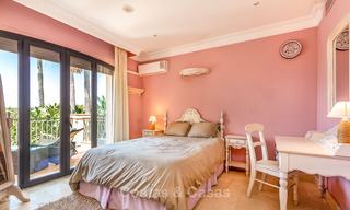 Ruime en luxueuze villa in traditionele stijl te koop, eerstelijn golf, Nueva Andalucía, Marbella 8246 