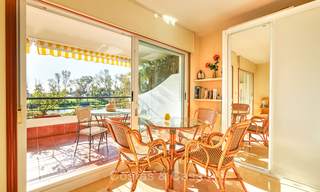 Zeer ruim front line golf appartement te koop, op loopafstand van voorzieningen en San Pedro, Marbella 8440 