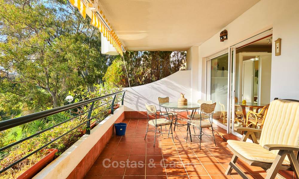 Zeer ruim front line golf appartement te koop, op loopafstand van voorzieningen en San Pedro, Marbella 8444