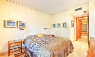 Zeer ruim front line golf appartement te koop, op loopafstand van voorzieningen en San Pedro, Marbella 8452 