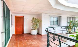 Zeer ruim front line golf appartement te koop, op loopafstand van voorzieningen en San Pedro, Marbella 8457 
