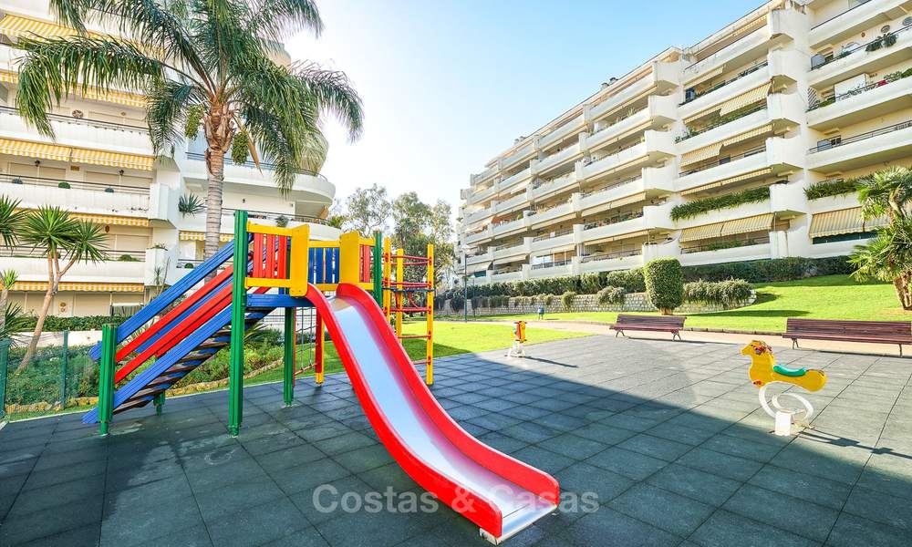 Zeer ruim front line golf appartement te koop, op loopafstand van voorzieningen en San Pedro, Marbella 8461