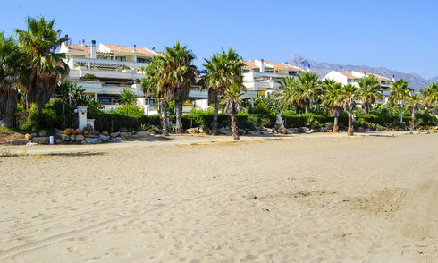 Beachfront luxe appartementen te koop op de Golden Mile, Marbella, op loopafstand van Puerto Banus 22350