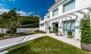 Instapklaar! Volledig gerenoveerde villa in Andalusische stijl te koop, Golf Valley, Nueva Andalucía, Marbella 8400 