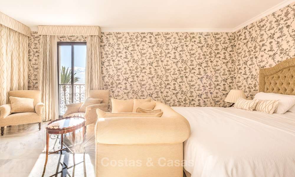 Buitenkans! Ruim luxe appartement te koop, eerstelijn in de jachthaven van Puerto Banus - Marbella 8494