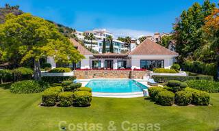 Luxueuze villa in traditionele stijl met prachtig uitzicht op zee te koop, Benahavis - Marbella 37104 
