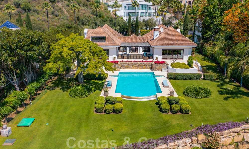 Luxueuze villa in traditionele stijl met prachtig uitzicht op zee te koop, Benahavis - Marbella 37108