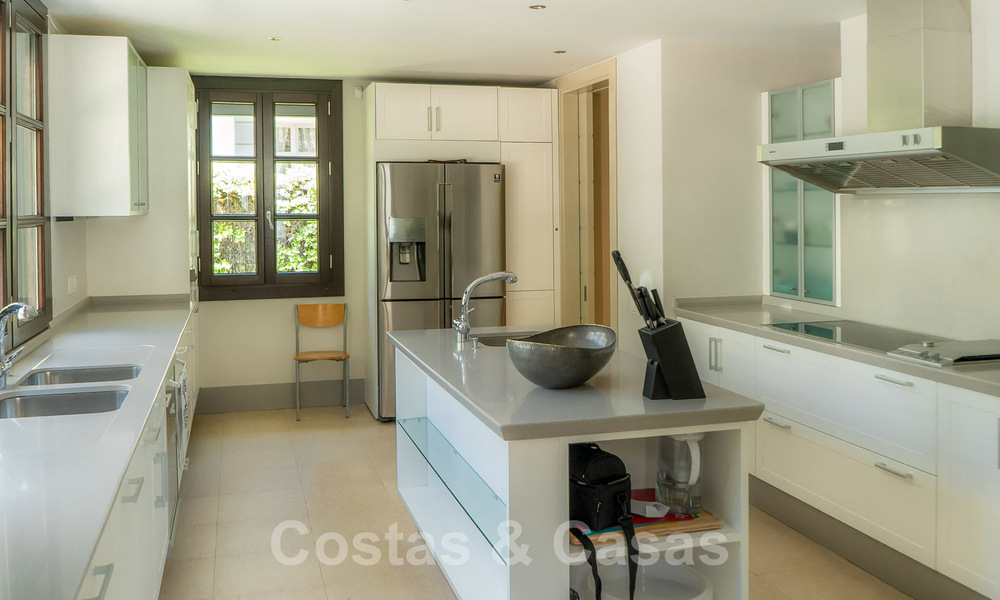 Luxueuze villa in traditionele stijl met prachtig uitzicht op zee te koop, Benahavis - Marbella 37123
