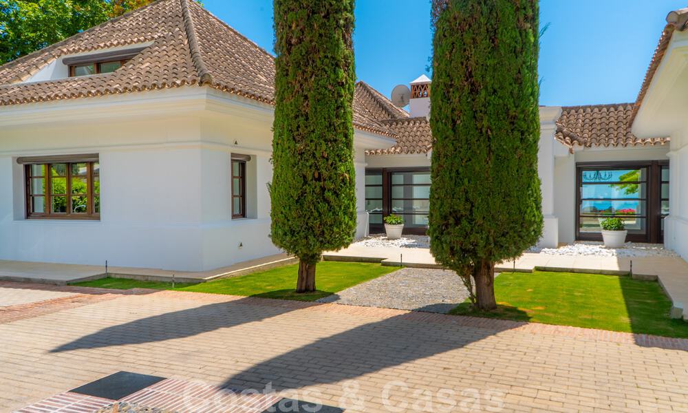 Luxueuze villa in traditionele stijl met prachtig uitzicht op zee te koop, Benahavis - Marbella 37153