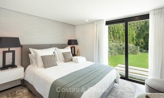 Ruime, mooi gerenoveerde luxe villa te koop, met zee- en golfzicht - Nueva Andalucía, Marbella 8573 