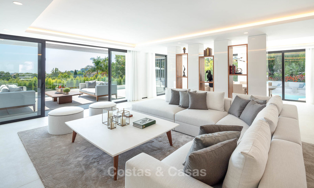 Ruime, mooi gerenoveerde luxe villa te koop, met zee- en golfzicht - Nueva Andalucía, Marbella 8577