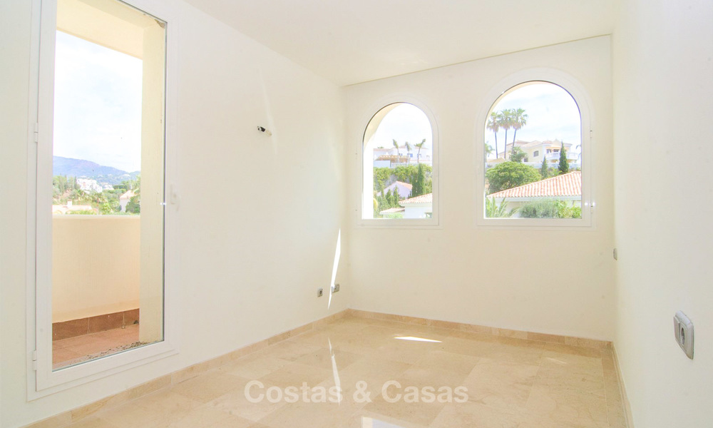 Buitenkans! Groot 4 slaapkamer penthouse appartement te koop, met golf- en zeezicht in Benahavis - Marbella 8603