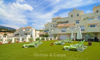 Buitenkans! Groot 4 slaapkamer penthouse appartement te koop, met golf- en zeezicht in Benahavis - Marbella 8611 