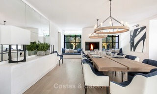 Spectaculaire, volledig gerenoveerde luxe villa met zeezicht te koop, eerstelijn golf - Nueva Andalucía, Marbella 8639 