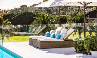 Spectaculaire, volledig gerenoveerde luxe villa met zeezicht te koop, eerstelijn golf - Nueva Andalucía, Marbella 8642 