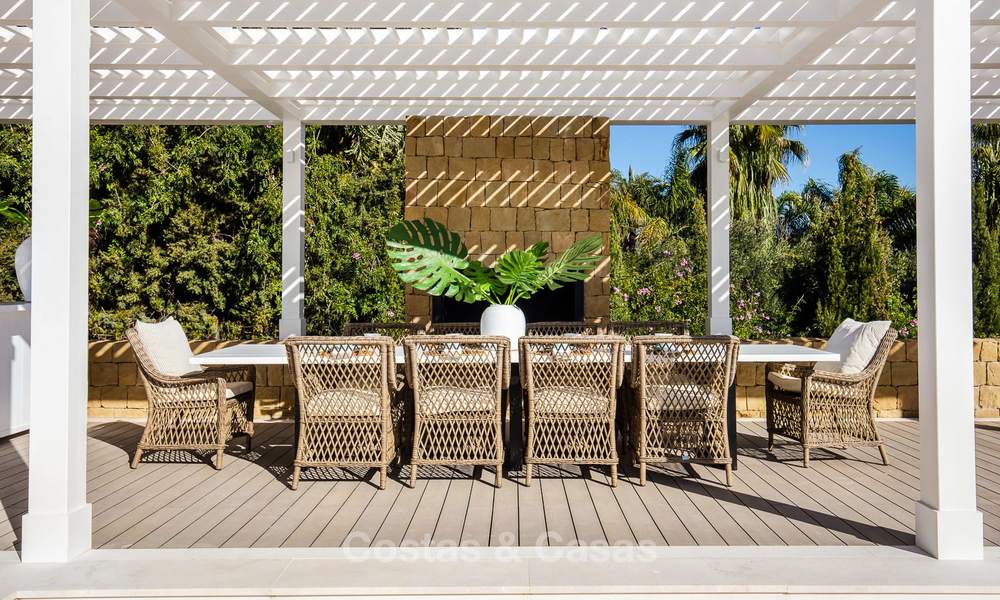 Spectaculaire, volledig gerenoveerde luxe villa met zeezicht te koop, eerstelijn golf - Nueva Andalucía, Marbella 8651