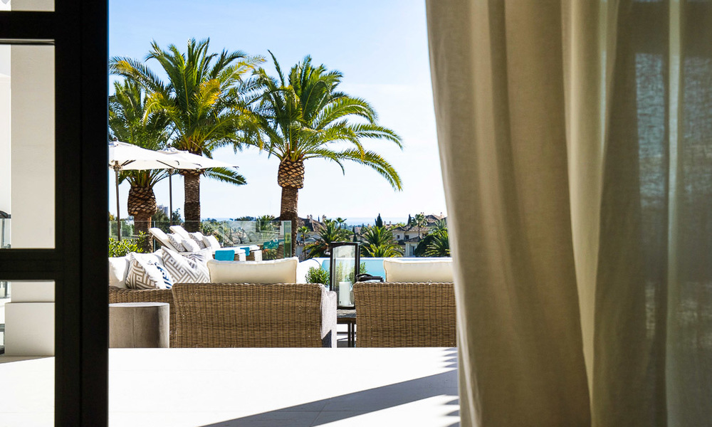 Spectaculaire, volledig gerenoveerde luxe villa met zeezicht te koop, eerstelijn golf - Nueva Andalucía, Marbella 8664