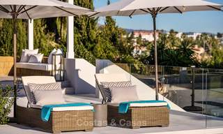 Spectaculaire, volledig gerenoveerde luxe villa met zeezicht te koop, eerstelijn golf - Nueva Andalucía, Marbella 8666 