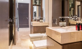 Verfijnd en modern luxe appartement te koop in een prestigieus wooncomplex in Sierra Blanca, Golden Mile, Marbella 8764 