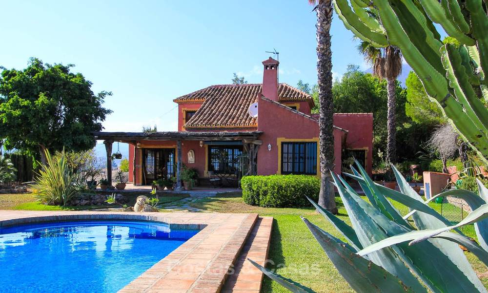 Goed gelegen en aantrekkelijk geprijsde villa - finca met zeezicht te koop, Estepona, Costa del Sol 8693