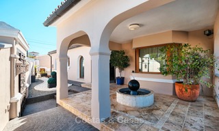 Gezellige en luxe traditionele villa met zeezicht te koop, met separaat gastenverblijf, instapklaar - Elviria, Marbella 8798 