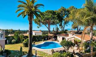 Gezellige en luxe traditionele villa met zeezicht te koop, met separaat gastenverblijf, instapklaar - Elviria, Marbella 8802 