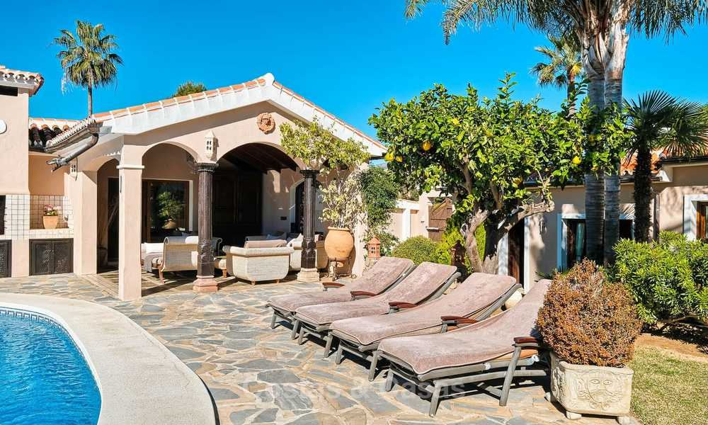 Gezellige en luxe traditionele villa met zeezicht te koop, met separaat gastenverblijf, instapklaar - Elviria, Marbella 8818