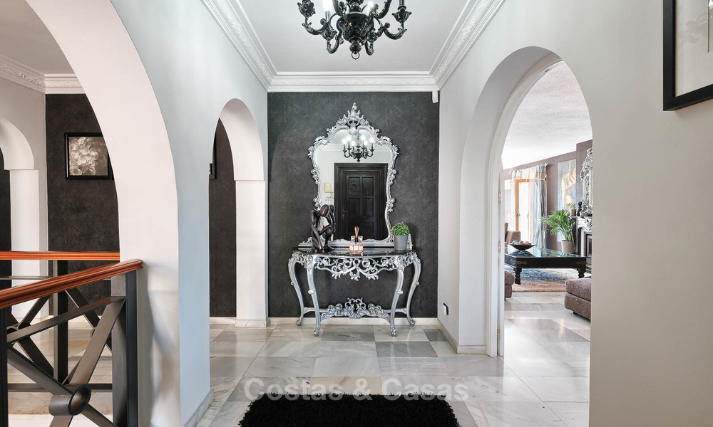 Gezellige en luxe traditionele villa met zeezicht te koop, met separaat gastenverblijf, instapklaar - Elviria, Marbella 8845