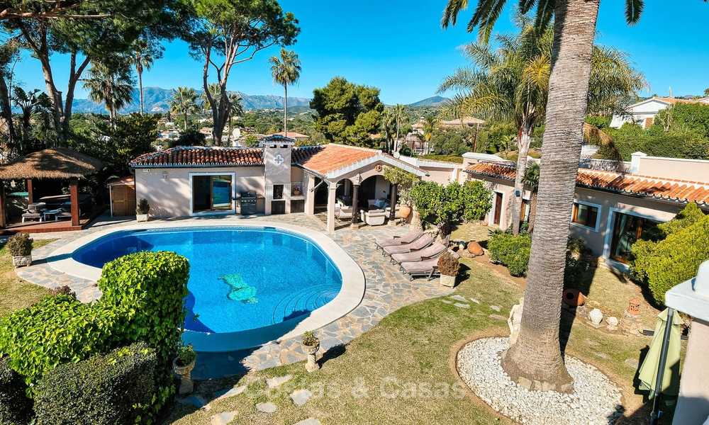 Gezellige en luxe traditionele villa met zeezicht te koop, met separaat gastenverblijf, instapklaar - Elviria, Marbella 8867